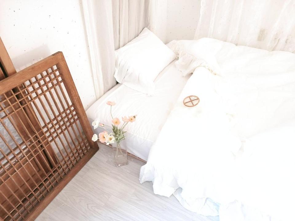Bukchon Sarangbang - Hanok House