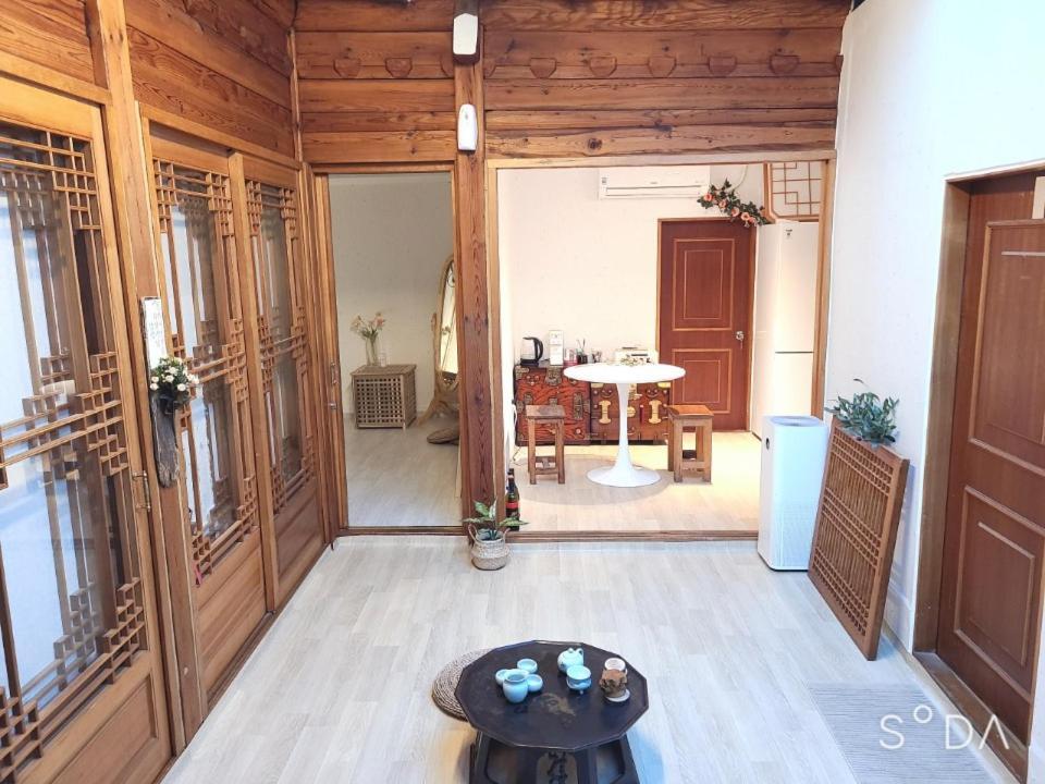 Guest house Bukchon Sarangbang - Hanok House *