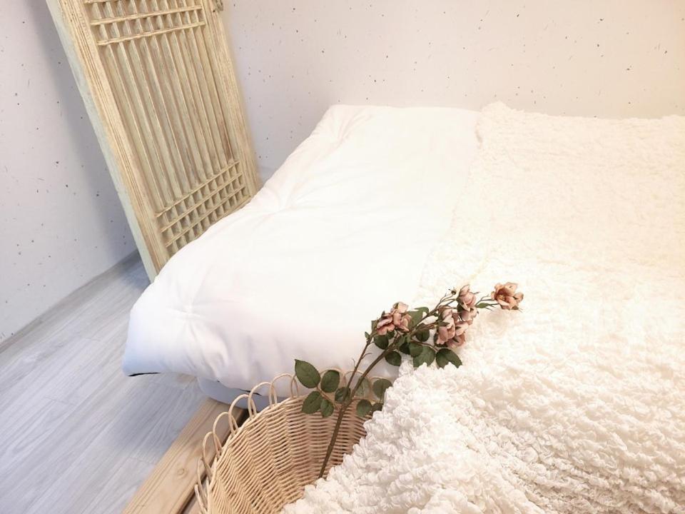 Guest house Bukchon Sarangbang - Hanok House